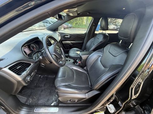 Used 2019 Jeep Cherokee High Altitude AWD/4WD image 12