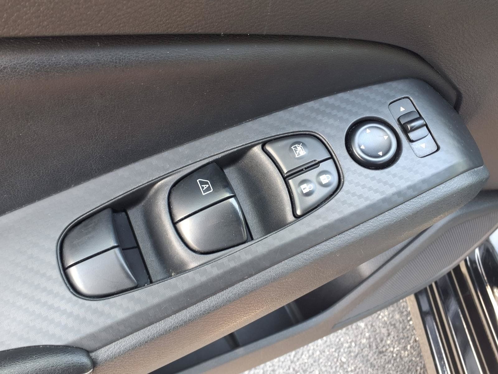 Used 2024 Nissan Altima 2.5 SV FWD image 18