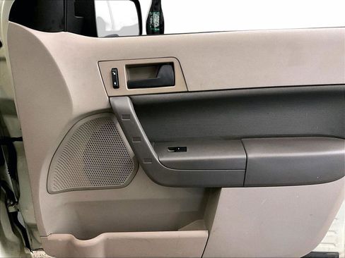 Used 2011 Ford Focus SE FWD image 23