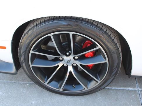 Used 2018 Dodge Challenger R/T Scat Pack w/ Leather Interior Group image 10