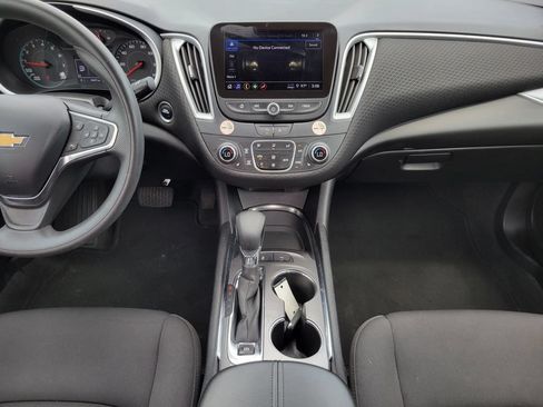 Used 2024 Chevrolet Malibu LT FWD image 17