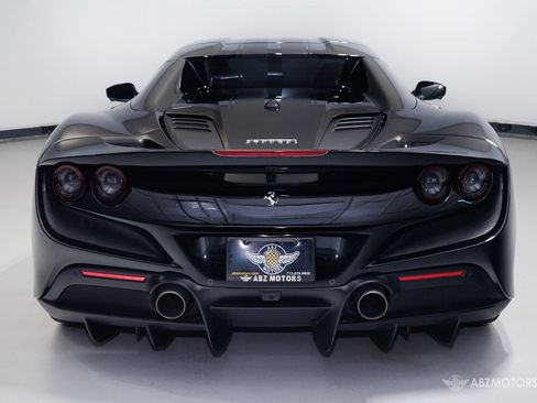 Used 2021 Ferrari F8 Tributo RWD image 8
