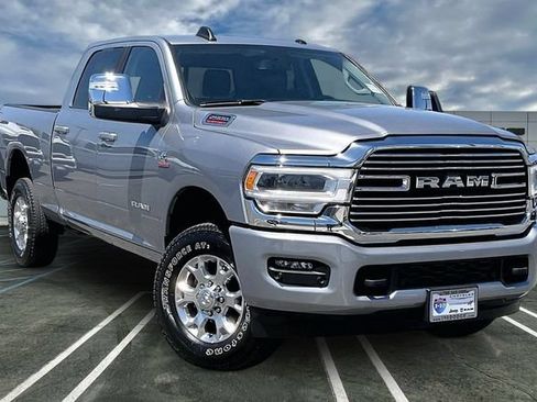 Used 2024 RAM 2500 Laramie AWD/4WD image 12