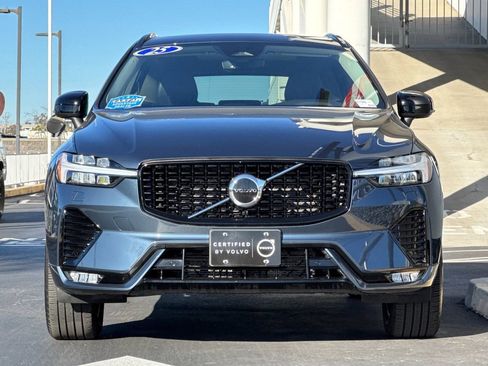 Certified 2025 Volvo XC60 B5 Core image 8