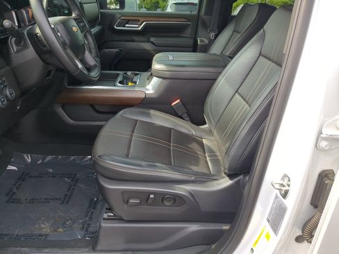 Used 2024 Chevrolet Silverado 2500 High Country w/ High Country Premium Package AWD/4WD image 16