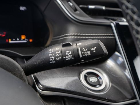 Used 2023 Jeep Grand Cherokee Altitude AWD/4WD image 27
