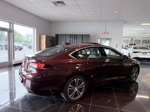 Used 2018 Buick Regal Essence w/ Driver Confidence Package #1 FWD image 11