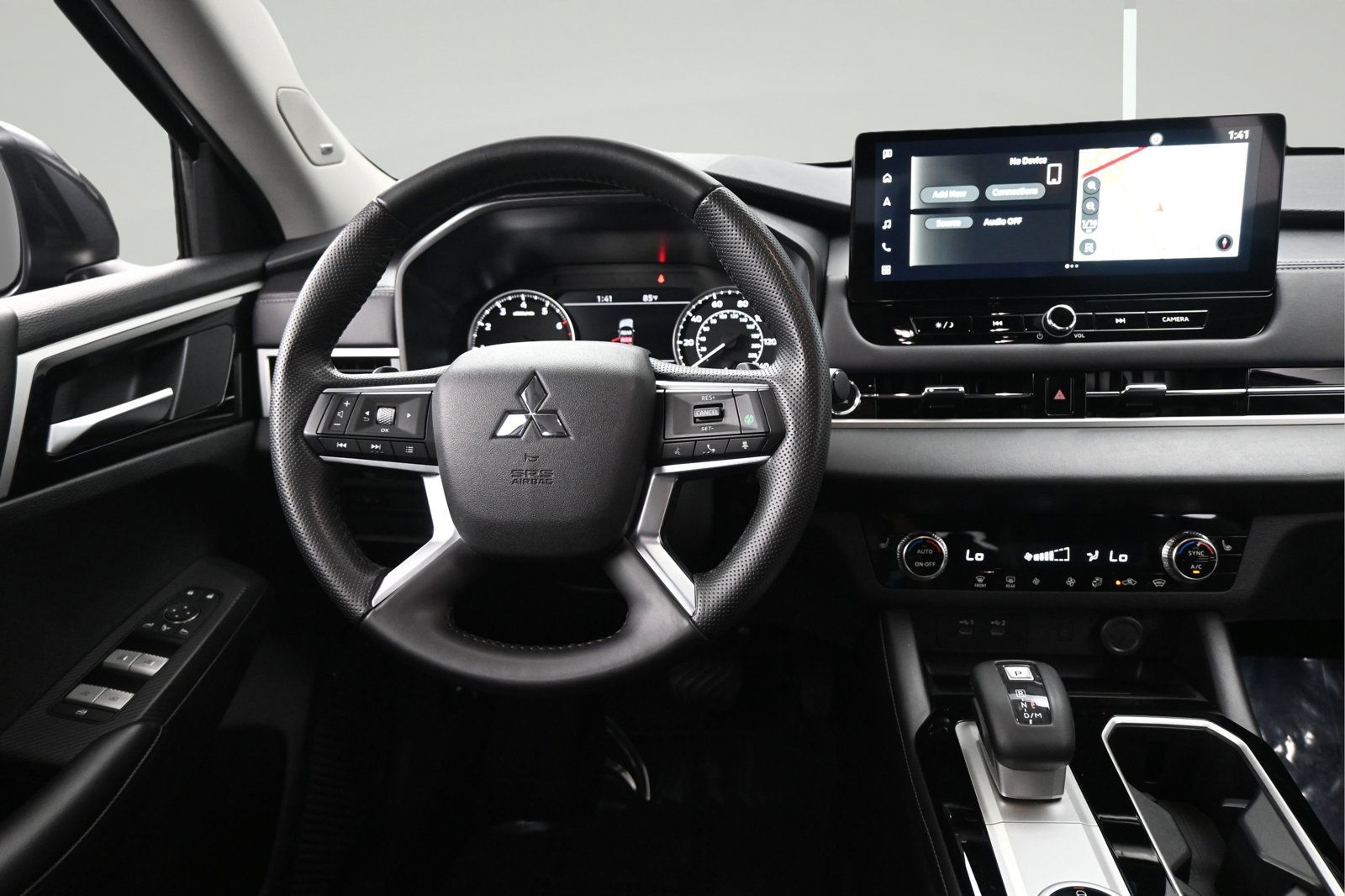 Used 2025 Mitsubishi Outlander SE AWD/4WD image 12