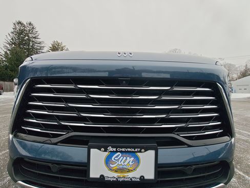 Certified 2025 Buick Enclave Preferred image 32