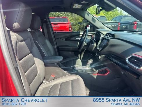 Used 2022 Chevrolet TrailBlazer RS w/ Sun and Liftgate Package AWD/4WD image 26