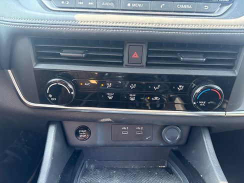 Used 2024 Nissan Rogue S FWD image 21