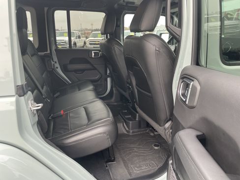 Used 2023 Jeep Wrangler Unlimited Sahara image 28