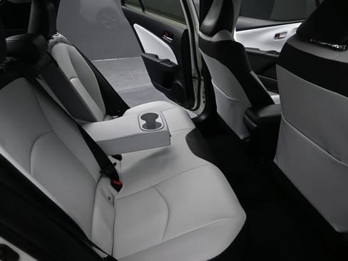 Used 2017 Toyota Prius Four Touring w/ Premium Convenience Package image 16