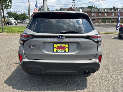 Certified 2025 Subaru Forester Premium AWD/4WD image 6