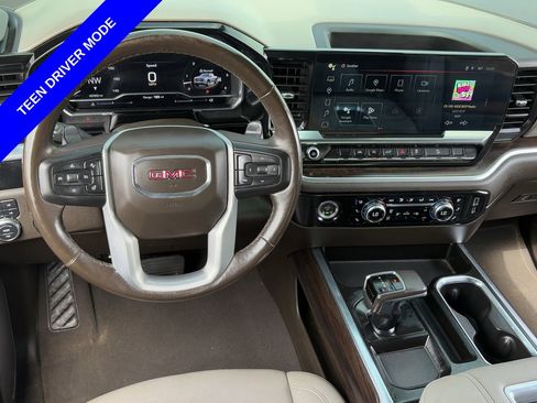 Used 2022 GMC Sierra 1500 SLT w/ SLT Convenience Package AWD/4WD image 14