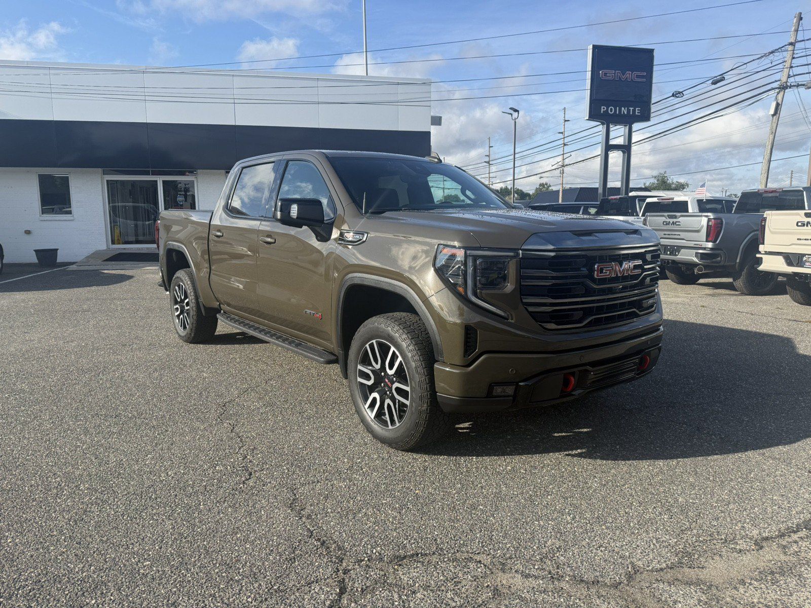 Used 2024 GMC Sierra 1500 AT4 w/ Technology Package AWD/4WD image 1