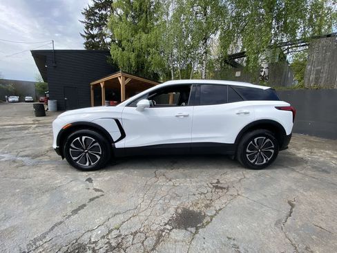 Used 2024 Chevrolet Blazer EV LT AWD/4WD image 3