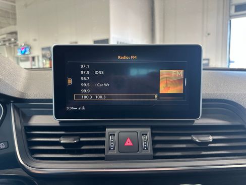 Used 2020 Audi Q5 e Premium Plus w/ Premium Plus Package image 26