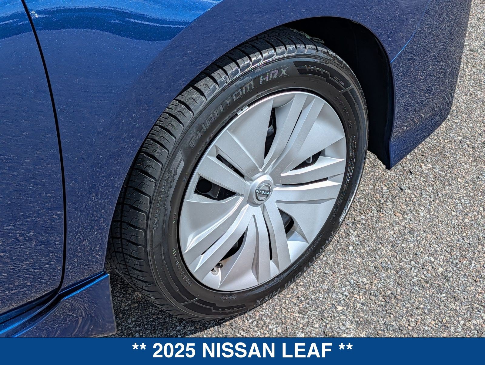 Used 2025 Nissan Leaf S FWD image 13