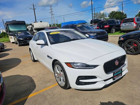 Used 2020 Jaguar XE S RWD image 3