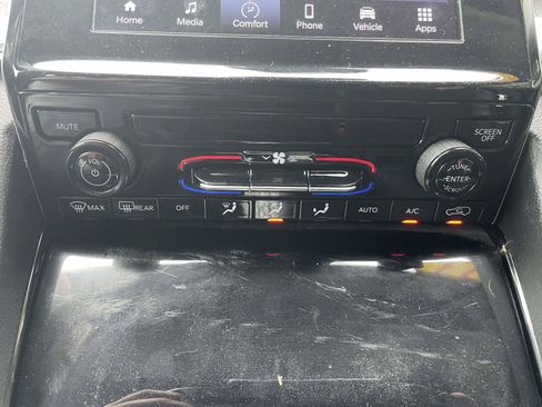 Used 2023 Jeep Grand Cherokee L Laredo AWD/4WD image 31