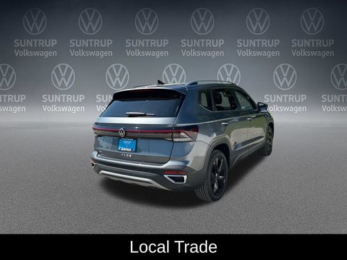 Used 2025 Volkswagen Taos SE FWD image 6