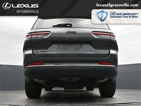 Used 2022 Jeep Grand Cherokee L Laredo image 13