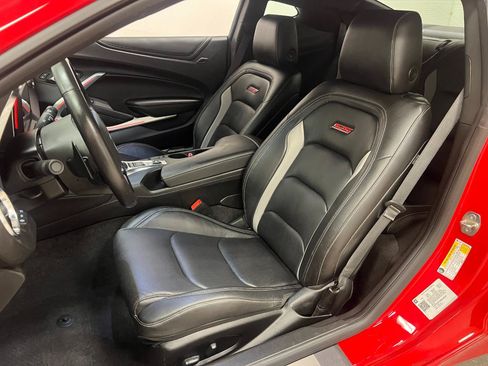 Used 2021 Chevrolet Camaro SS RWD image 26