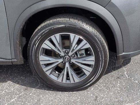 Certified 2023 Nissan Rogue SV FWD image 11