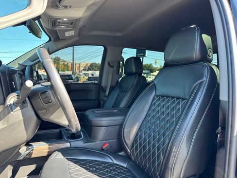 Used 2021 Chevrolet Silverado 1500 LT Trail Boss w/ LT Trail Boss Premium Package AWD/4WD image 14