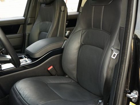 Used 2019 Land Rover Range Rover Supercharged image 9