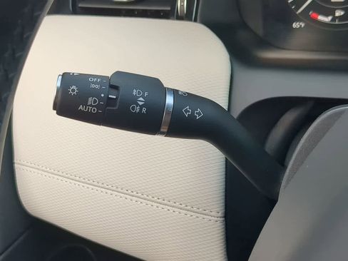 Certified 2025 Land Rover Discovery Sport Dynamic SE image 28