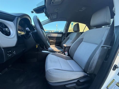 Used 2019 Toyota Corolla LE image 19