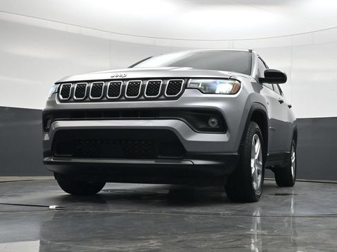 Used 2023 Jeep Compass Latitude w/ Sun and Sound Group AWD/4WD image 32