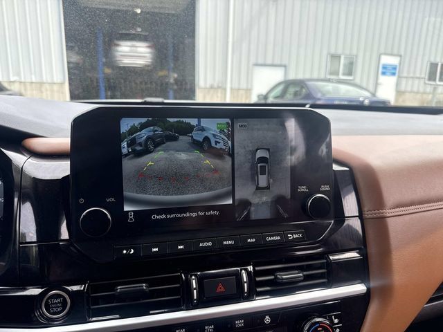 Used 2024 Nissan Pathfinder Platinum w/ Cargo Package AWD/4WD image 27
