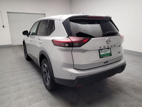 Used 2024 Nissan Rogue SV FWD image 6