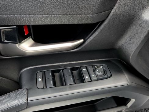 Used 2025 Toyota Tacoma TRD Off-Road image 31