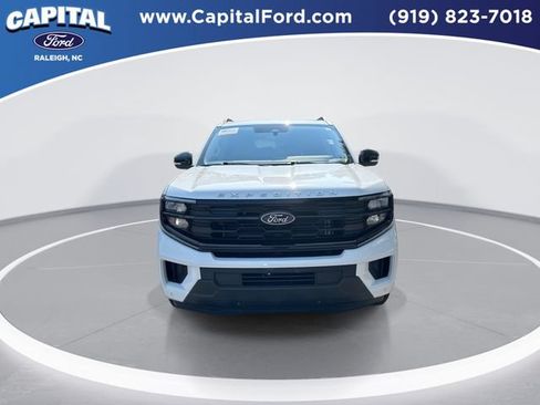 Certified 2025 Ford Expedition Active AWD/4WD image 3