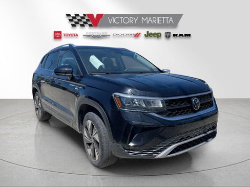 Used 2024 Volkswagen Taos SE AWD/4WD image 5