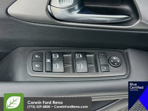 Used 2025 Chrysler Pacifica Select AWD/4WD image 20