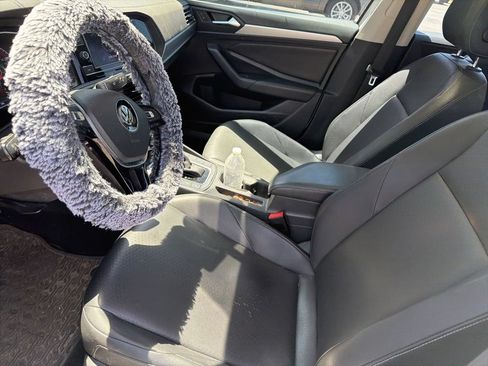 Used 2019 Volkswagen Jetta SE FWD image 7