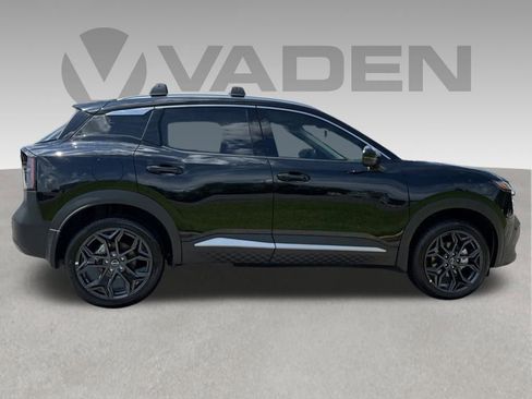 New 2026 Nissan Kicks SR FWD image 25