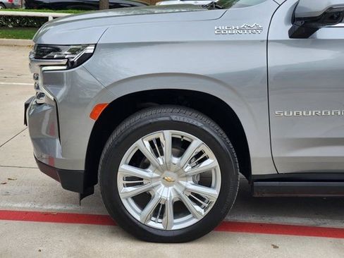 Used 2024 Chevrolet Suburban High Country w/ Premium Package image 15
