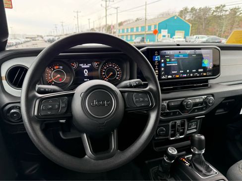 Used 2025 Jeep Wrangler Sport image 18