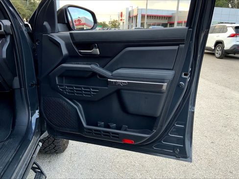 Used 2025 Toyota Tacoma TRD Sport AWD/4WD image 23