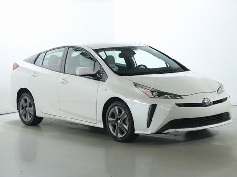 Used 2019 Toyota Prius XLE image 9