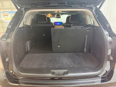 Used 2026 Toyota Highlander Limited AWD/4WD image 20