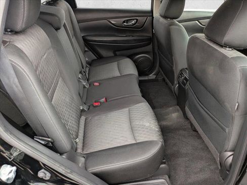 Used 2019 Nissan Rogue SV AWD/4WD image 18