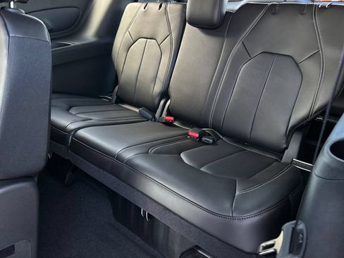 New 2026 Chrysler Pacifica Select FWD image 11