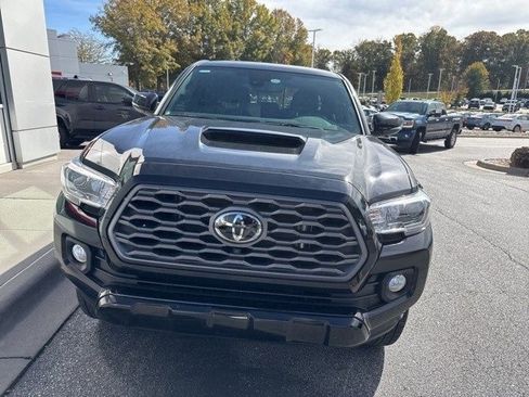Used 2023 Toyota Tacoma TRD Sport image 3